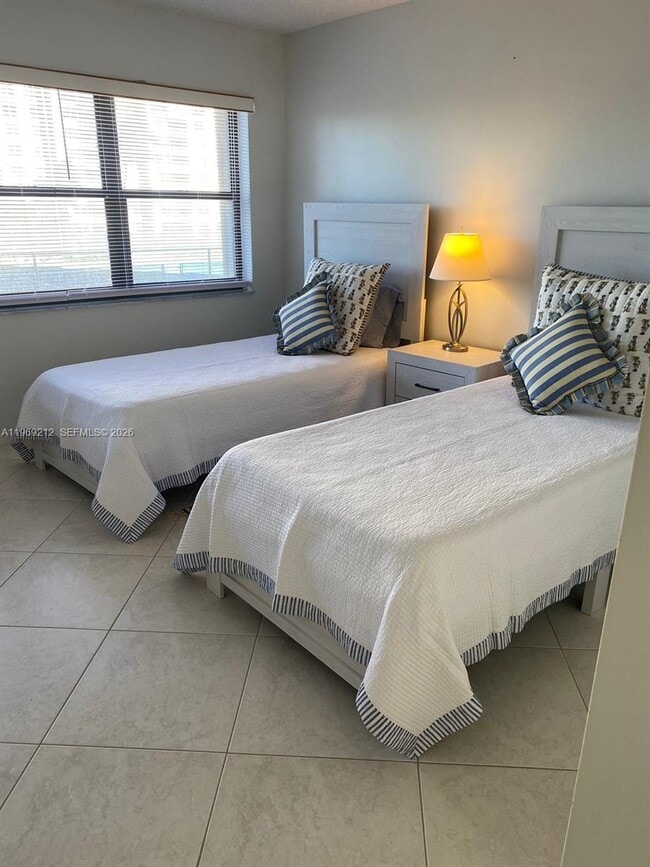 Building Photo - 5100 N Ocean Blvd