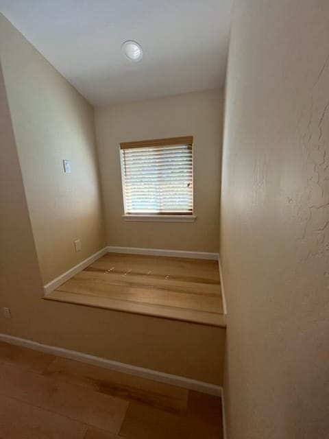 Building Photo - 413 N Ella Ave