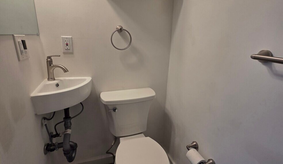 Building Photo - 2720 College Ave