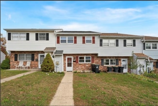 Building Photo - 422 Heckle St