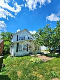 Building Photo - Updated West Toledo Upper unit! 2 Bedroom – Water Included!