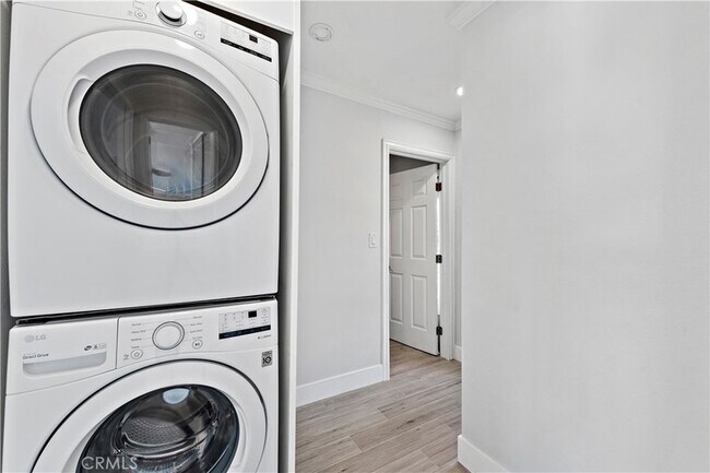 Building Photo - 2037 S Coast Hwy