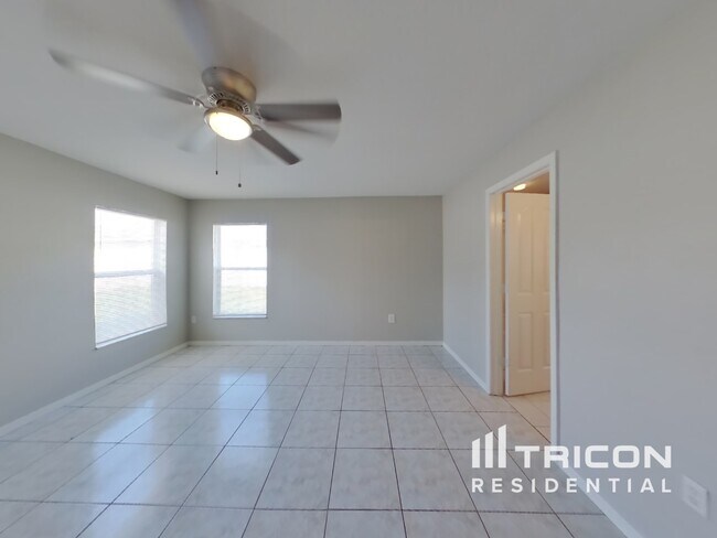 Building Photo - 2483 Brownwood Dr