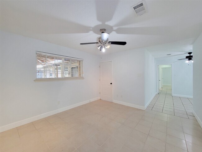 Building Photo - 3434 Almondwood Dr