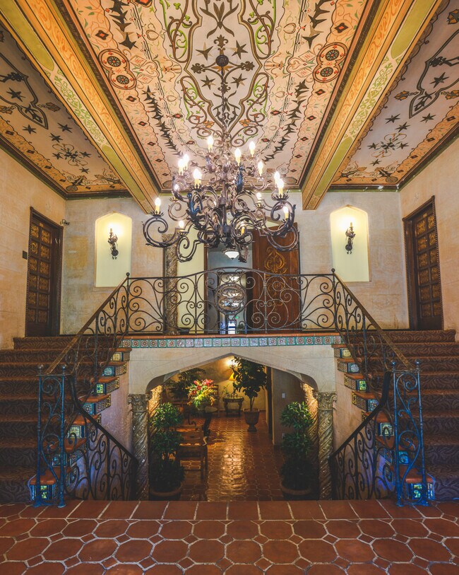 Primary Photo - Adelon - Furnished