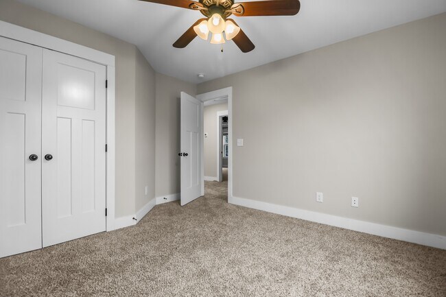 Building Photo - 515 Somerset Ln