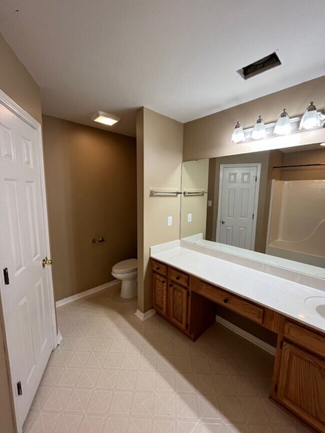 Building Photo - Nice Benton 3 bedroom 2 bathroom house.