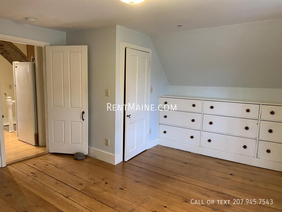 Building Photo - 67 Pine St