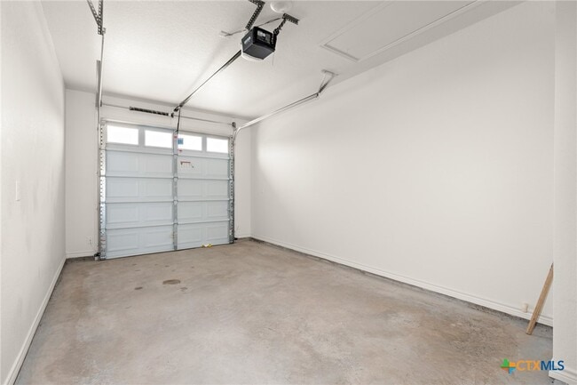 Building Photo - 5121 Rose Petal Ct