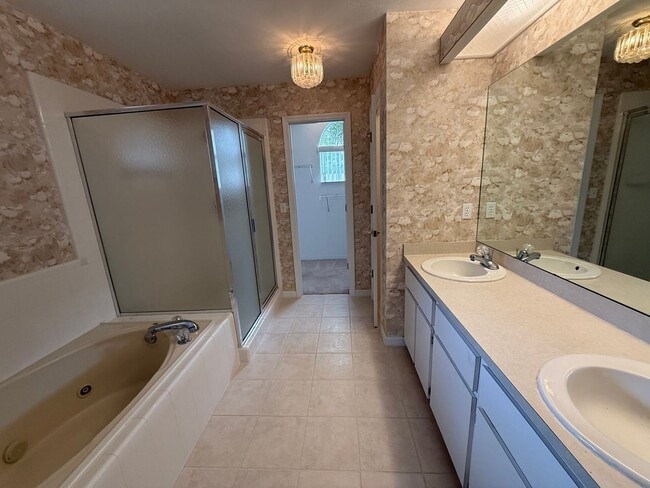 Building Photo - Charming 3-Bedroom Home in Broadmoor – Move-In Ready!