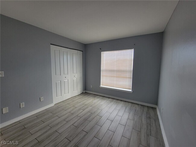 Building Photo - 2210 Haviland Ave S