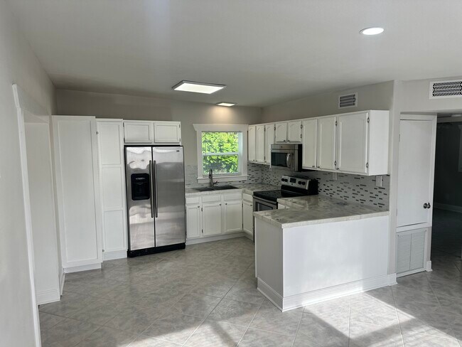 Building Photo - 5224 100th Way N