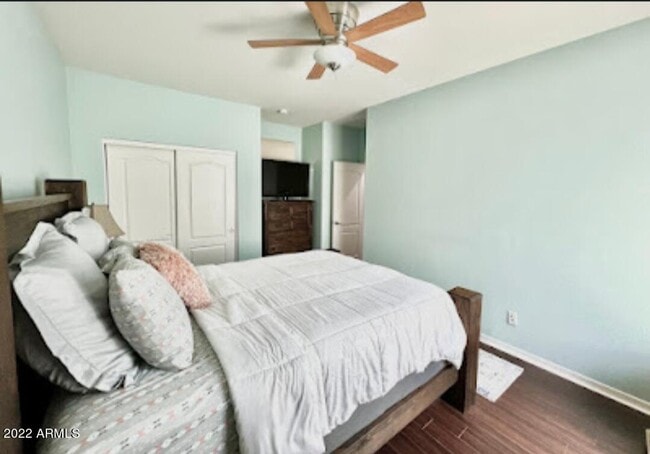 Building Photo - 19350 W Oregon Ave