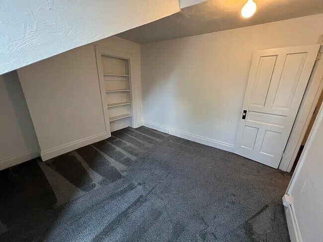 Building Photo - 606 N Taylor Ave