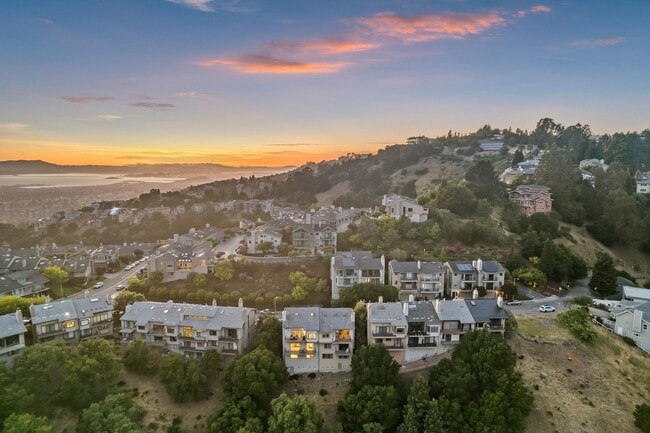 Building Photo - Spacious 4-Story Townhouse with Panoramic ...