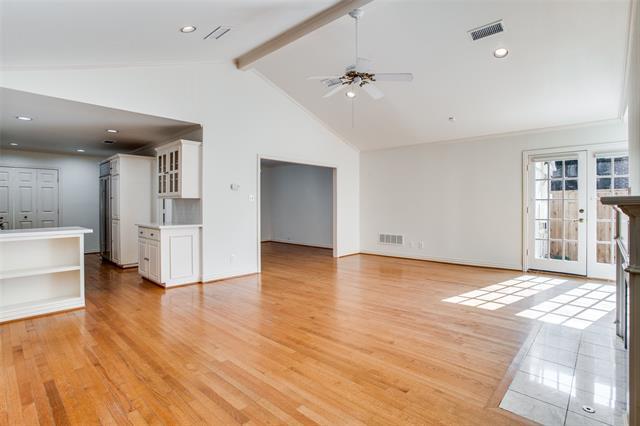 Building Photo - 4209 Greenbrier Dr