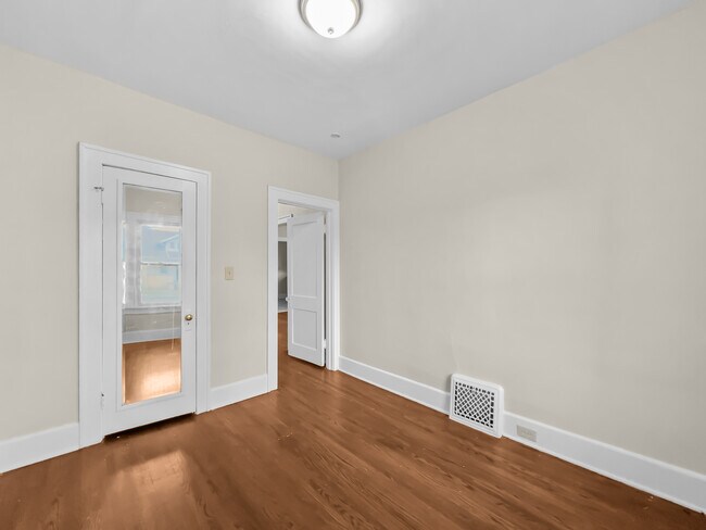 Building Photo - 3928 Upton Ave