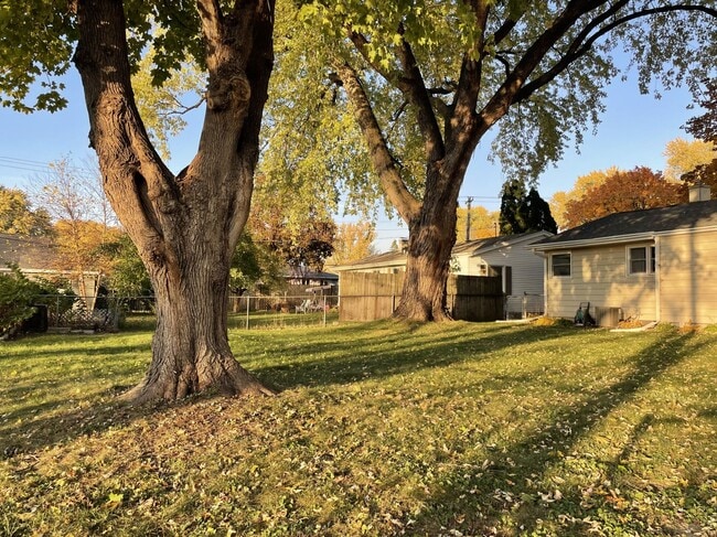 Building Photo - 1210 Acewood Blvd