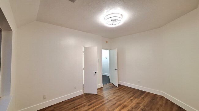 Building Photo - 17122 Canterbury Green Ct