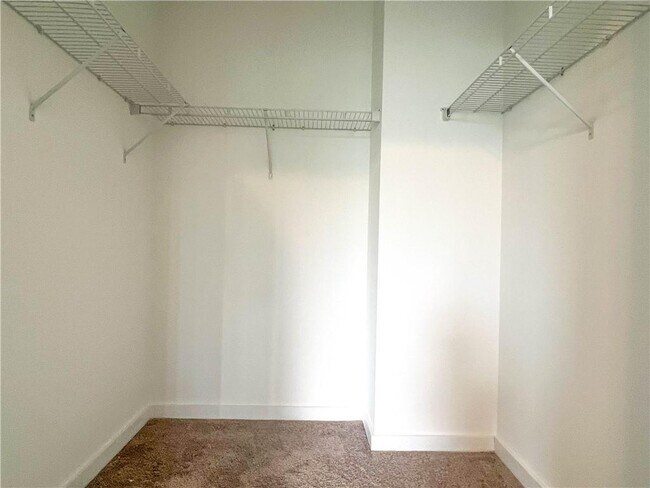 Building Photo - 525 Parkway Dr
