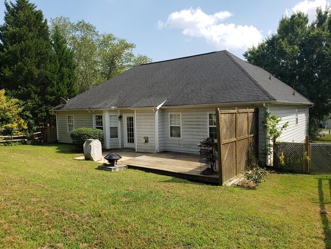 Building Photo - 12013 Evergreen Hollow Dr