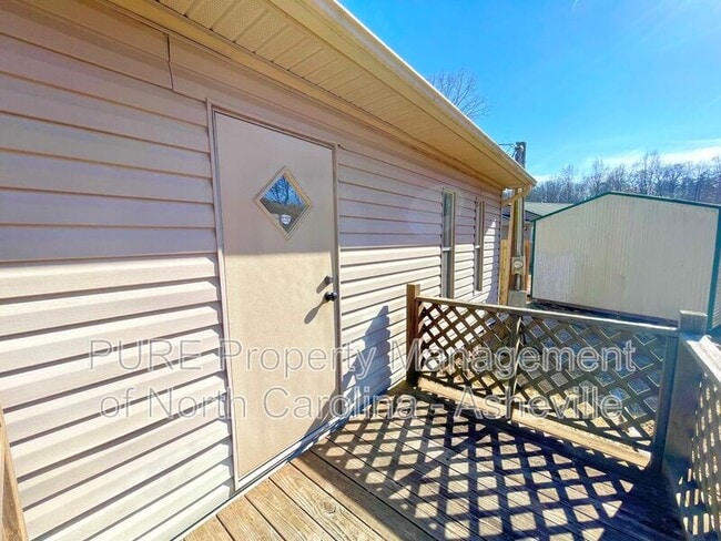 Building Photo - 59 Magic Dr