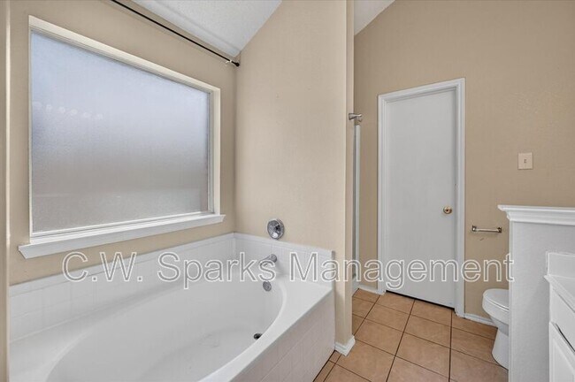 Building Photo - 844 Canyon Cove Dr
