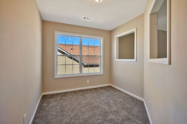 Building Photo - Perfect Family Layout with Office & Large Fenced Backyard | $500 Move-In Incentive for 4/1/26 Mov...