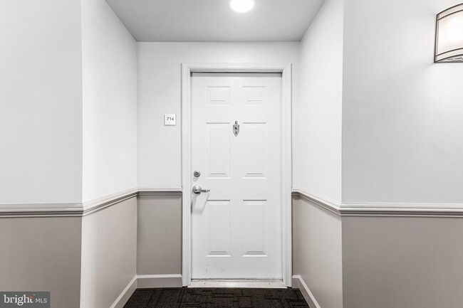 Building Photo - 2702 Lighthouse Point E