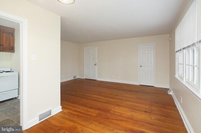 Building Photo - 2828 Midvale Ave