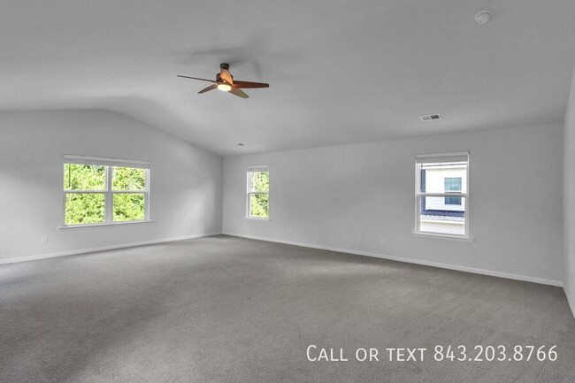 Building Photo - 237 Oak View Way