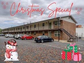 Building Photo - 3415 Town Country Ave