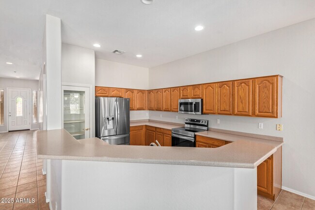 Building Photo - 13508 W Alvarado Dr