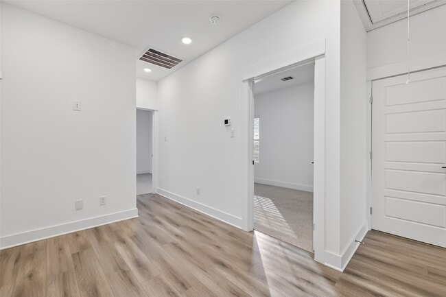 Building Photo - 314 Neyland St