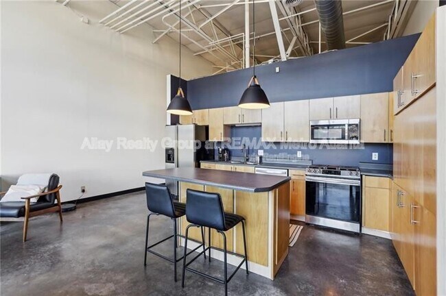 Building Photo - 5200 Peachtree Rd