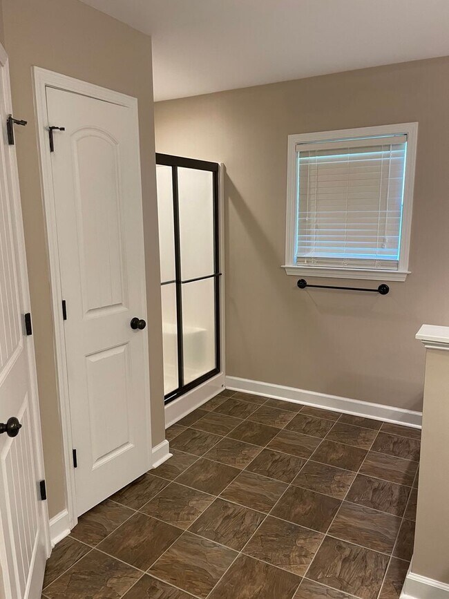 Building Photo - 103 Dartha Ct