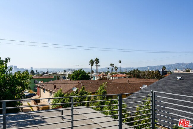 Building Photo - 1513 Orange Grove Ave