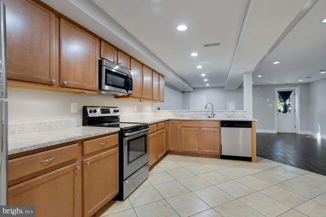Building Photo - 625 Princeton Pl NW