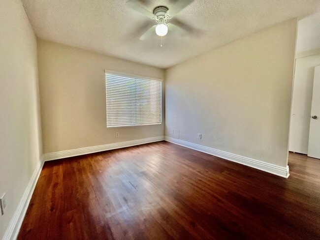 Building Photo - 7555 Linda Vista Rd