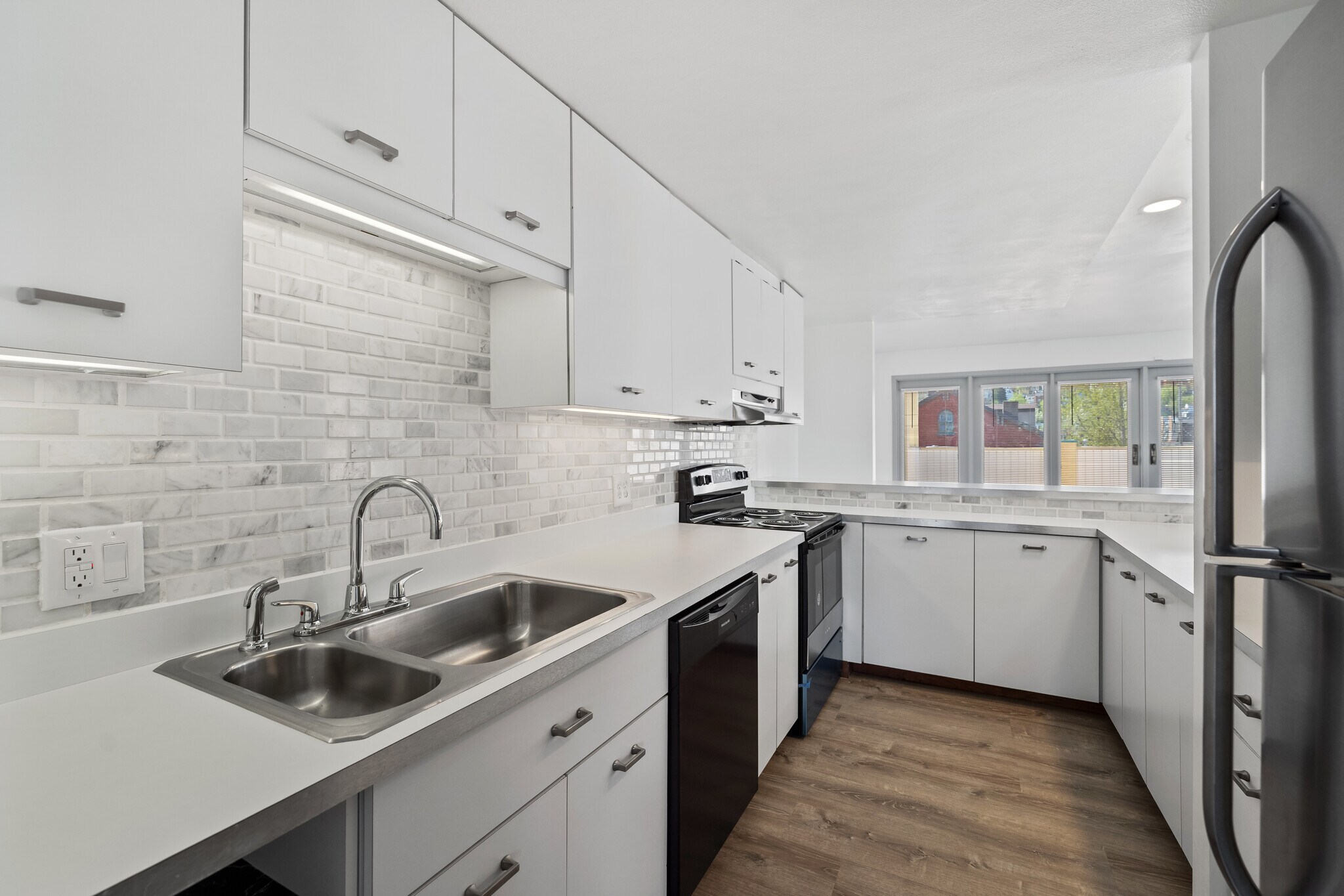 Kitchen - 2500 Sarah St