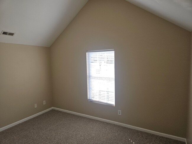 Building Photo - Darling 3br/2ba RANCH!! Avail Now! Near downtown Ral and I-40!!