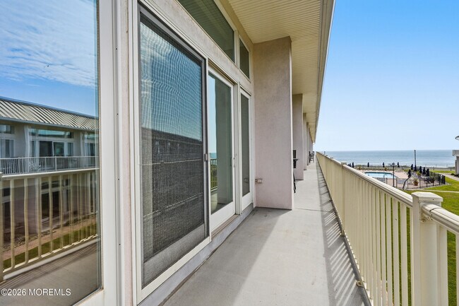 Building Photo - 448 Ocean Ave N