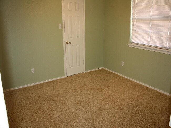 Building Photo - Spacious Home Located Within The Vicinity Of Nearby Park, Restaurants, Shopping Mall & S. Loop 289!