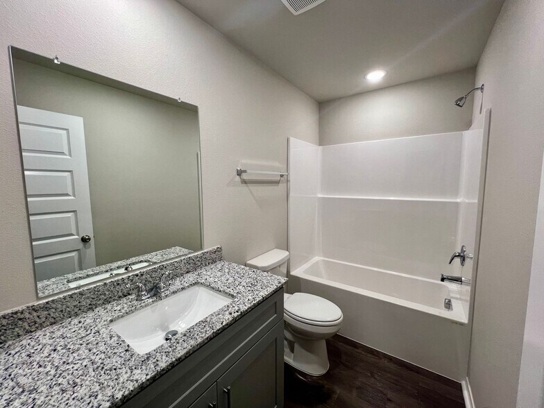 Building Photo - 8912 Preston Ct