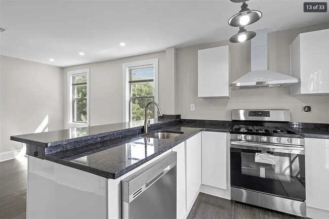 Building Photo - 47 Andover St