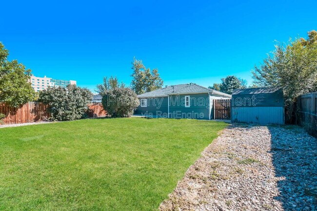 Building Photo - 1281 Victor St