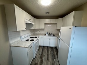 Building Photo - 1404 N Grand Ave