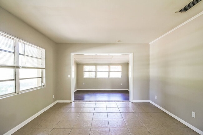 Building Photo - 4815 Andromeda Rd