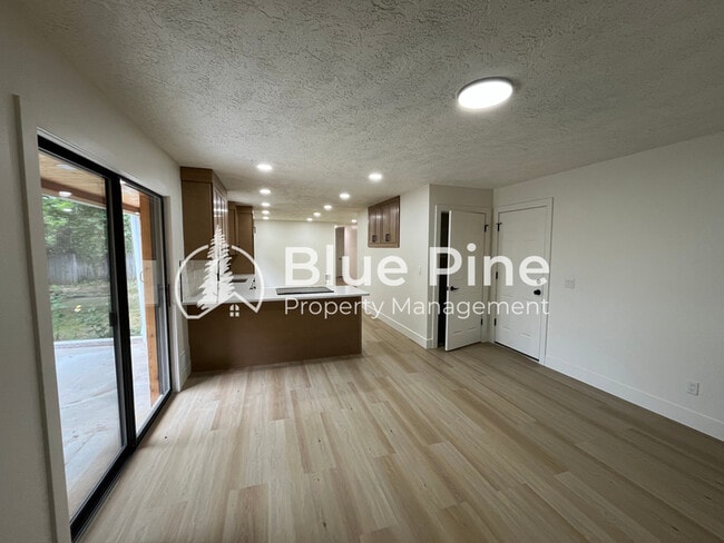 Building Photo - 3095 Disney Dr