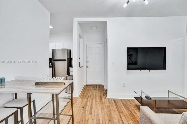 Building Photo - 1656 Polk St